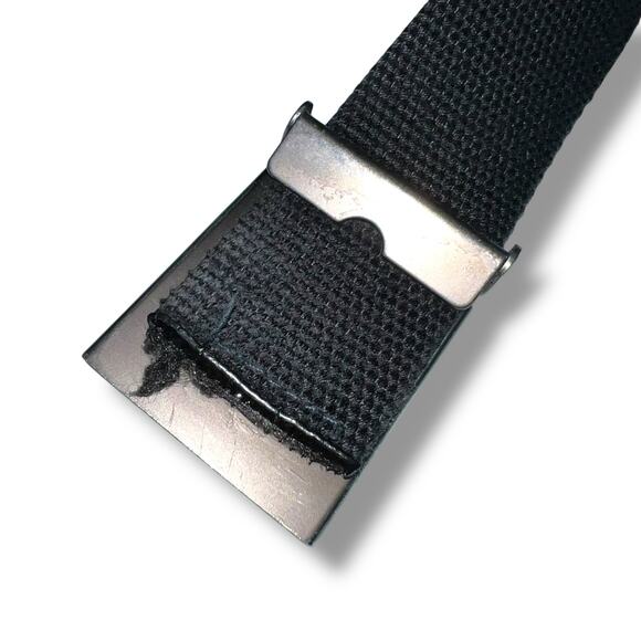 Under Armour Boys Webbed Belt Adjustable Quick Clasp Logo Buckle Bottle Opener - Picture 7 of 9